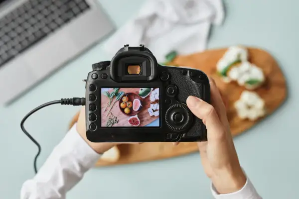 Najlepsze aparaty lustrzanki ranking – unikaj błędnych wyborów w fotografii